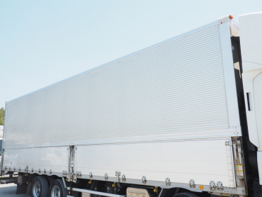 いすゞ ギガ ウイング車 大型 QPG-CYJ77B 年式 H28 [写真09]