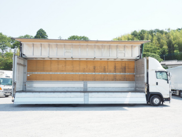 いすゞ ギガ ウイング車 大型 QPG-CYJ77B 年式 H28 [写真11]