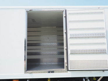 いすゞ フォワード 冷凍バン 中型 TKG-FRR90T2 年式 H25 [写真24]