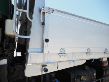 いすゞ ギガ 平ボディ 大型 LKG-CYL77A 年式 H24[写真18]