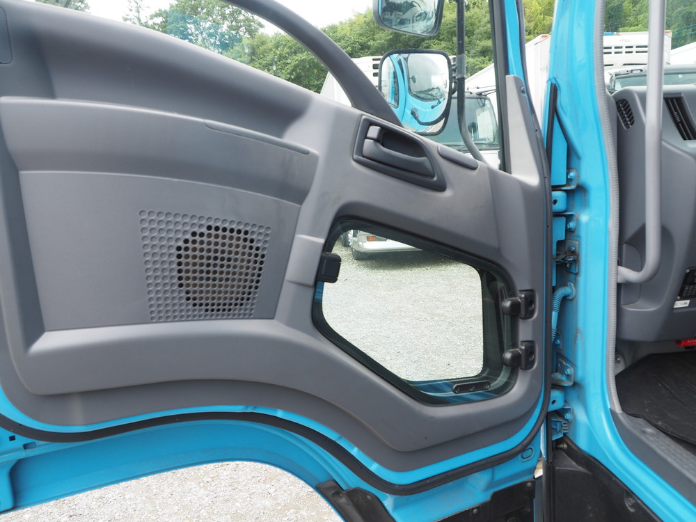 いすゞ フォワード ウイング車 中型 PKG-FRR90S2 年式 H22[写真51]