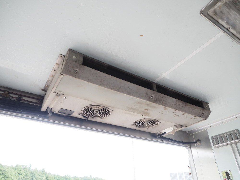 いすゞ フォワード 冷凍バン 中型 PDG-FRR34T2 年式 H22[写真24]