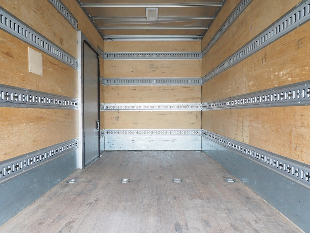 いすゞ エルフ バン車 小型 TPG-NPR85AN 年式 H28[写真16]