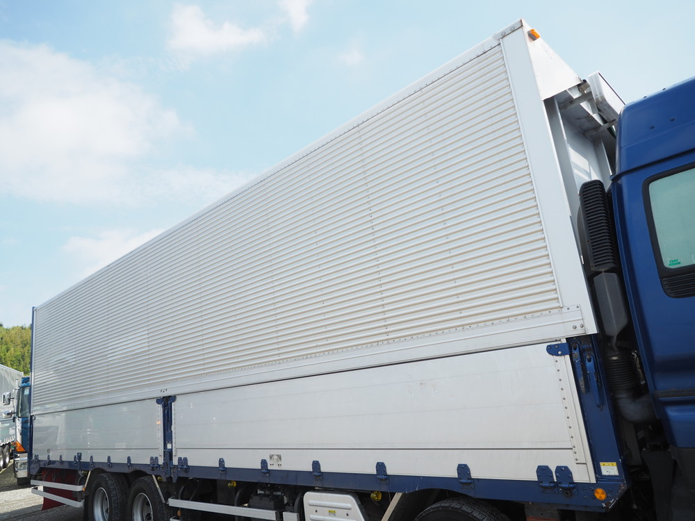 いすゞ ギガ ウイング車 大型 LKG-CYJ77A 年式 H23[写真09]