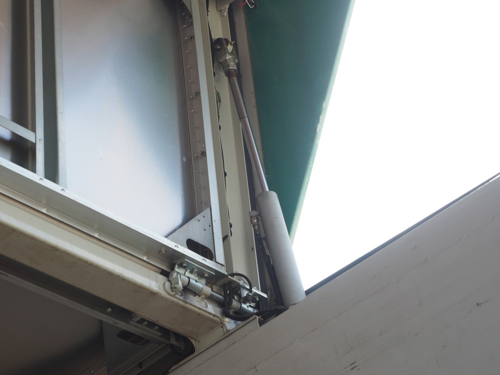 いすゞ ギガ ウイング車 大型 LKG-CYJ77A 年式 H23[写真12]