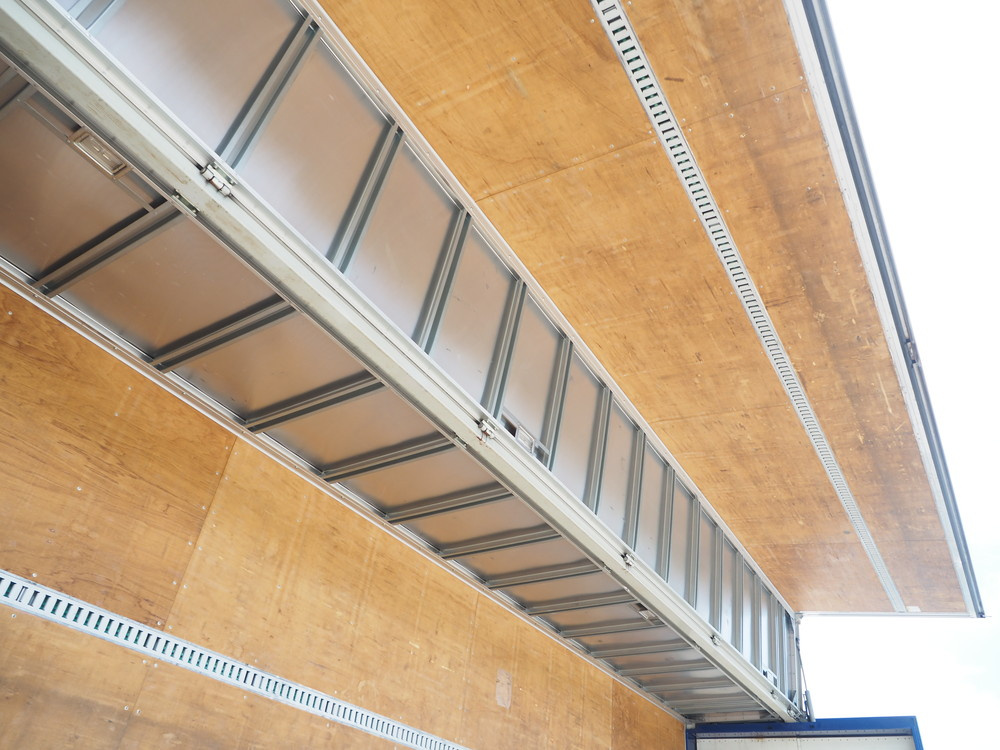 いすゞ ギガ ウイング車 大型 LKG-CYJ77A 年式 H23[写真21]