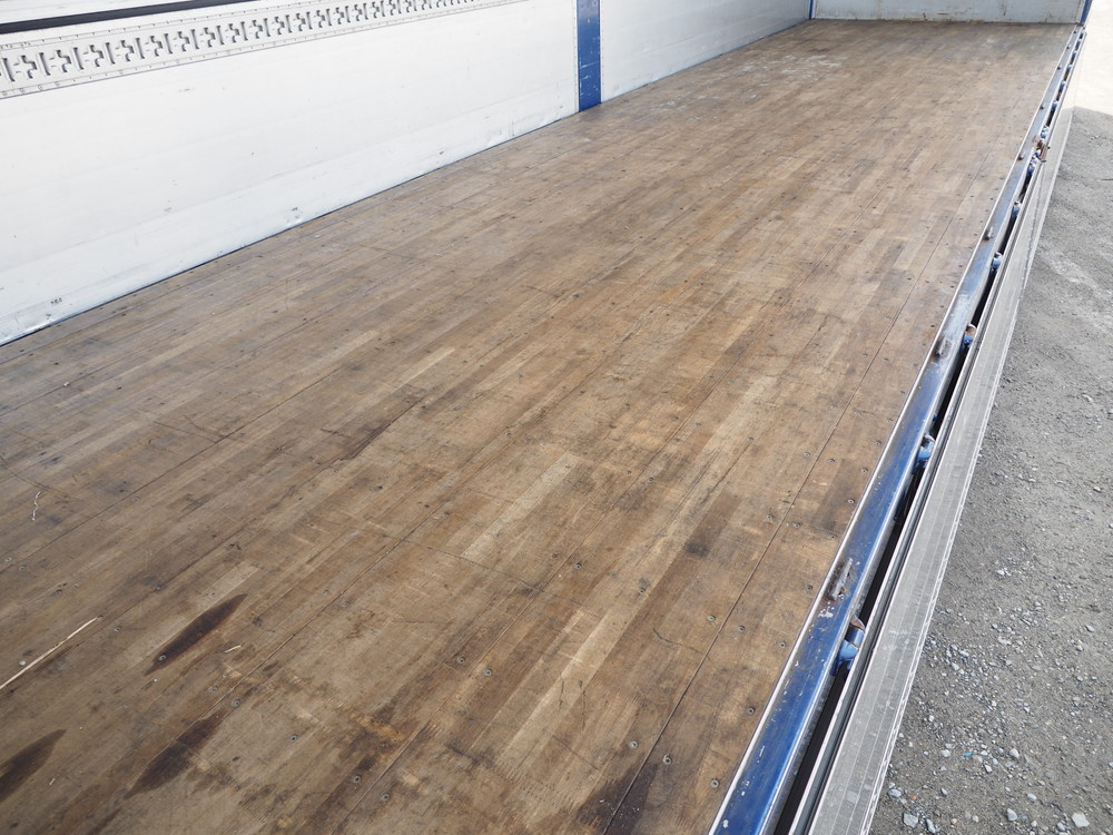 いすゞ ギガ ウイング車 大型 LKG-CYJ77A 年式 H23[写真23]