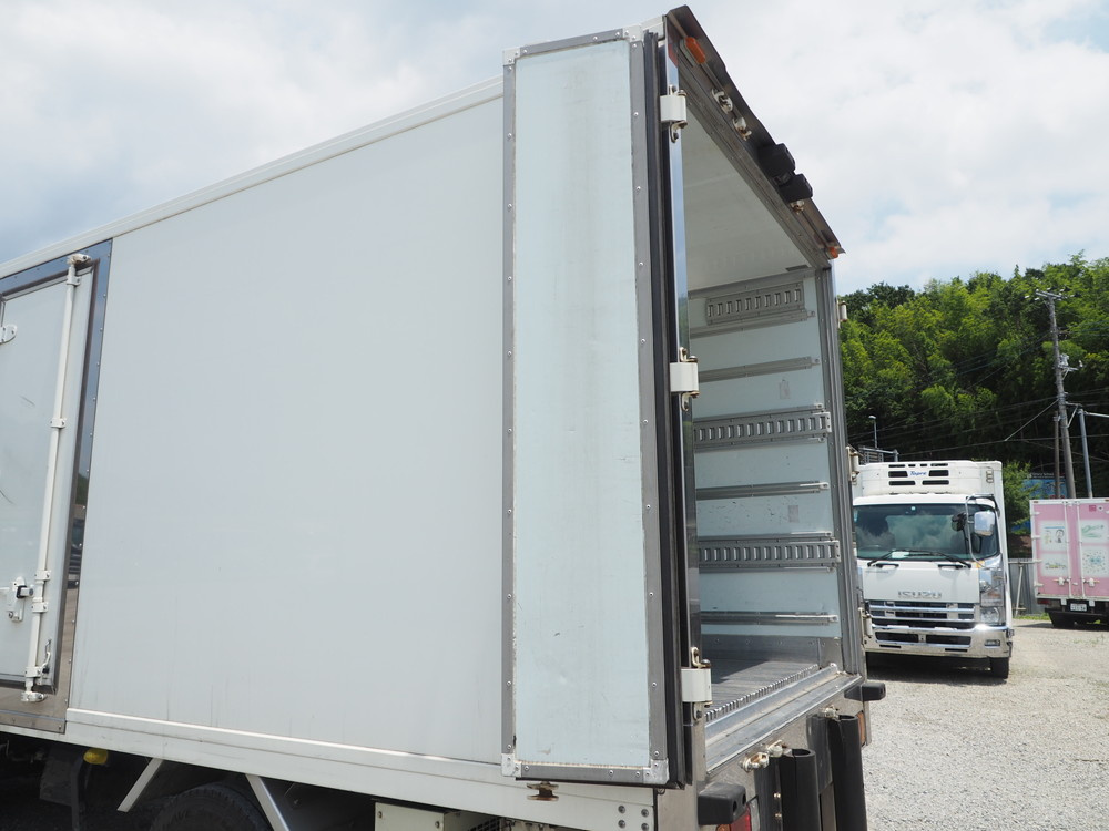 いすゞ エルフ 冷凍バン 小型 TKG-NPR85AN 年式 H25[写真29]