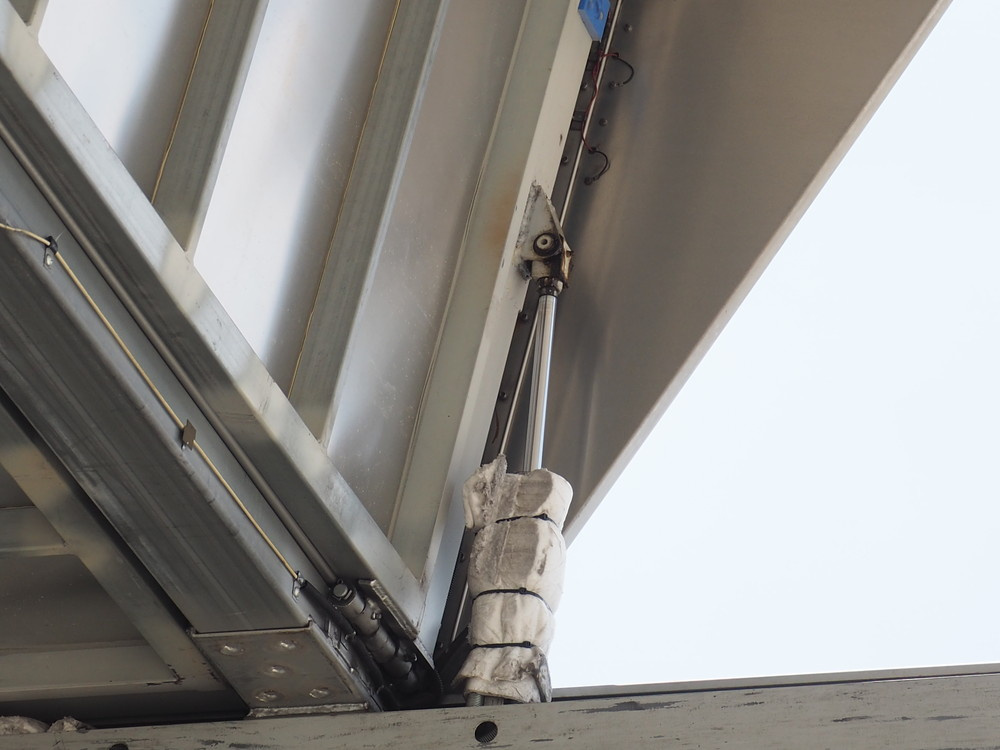 日野 グランドプロフィア ウイング車 大型 LKG-FW1EZBJ 年式 H23[写真13]