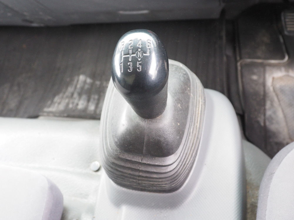 いすゞ エルフ バン車 小型 BKG-NPR85AN 年式 H19[写真30]