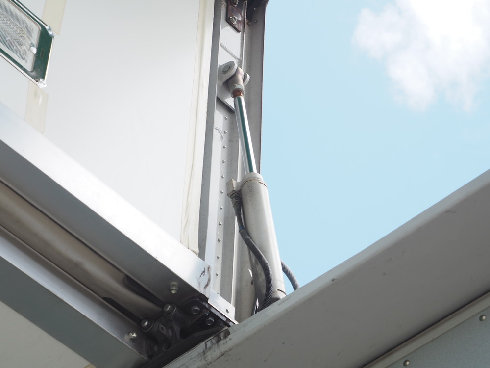 日野 グランドプロフィア ウイング車 大型 BKG-FW1EXYG 年式 H22[写真23]