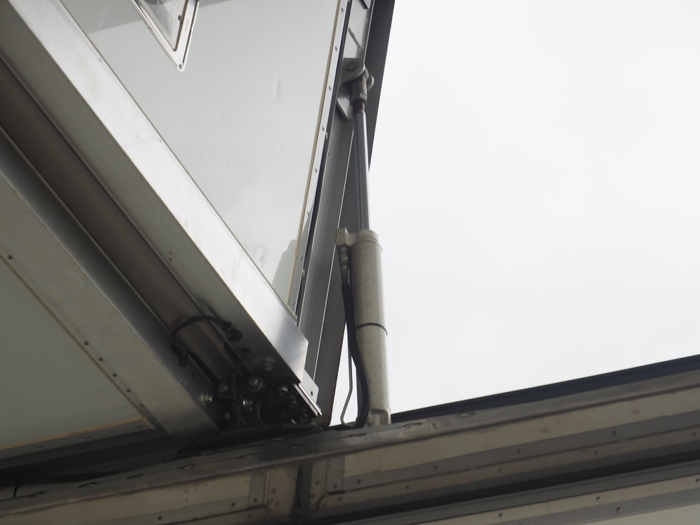 日野 グランドプロフィア ウイング車 大型 LKG-FW1EXBG 年式 H23[写真21]