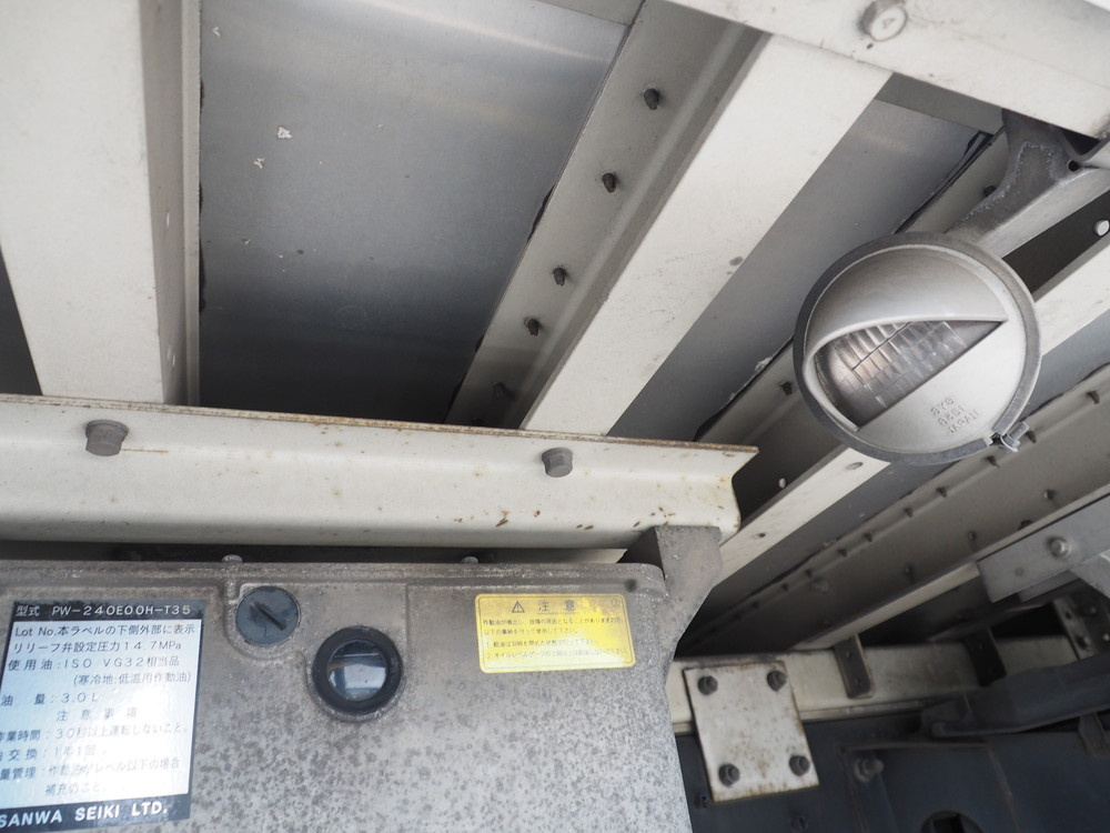 いすゞ ギガ ウイング車 大型 LKG-CYJ77A 年式 H24[写真47]