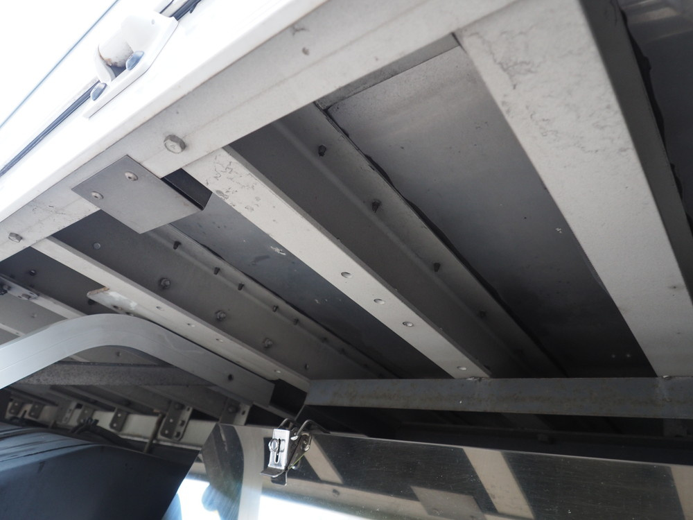 いすゞ ギガ ウイング車 大型 LKG-CYJ77A 年式 H24[写真50]