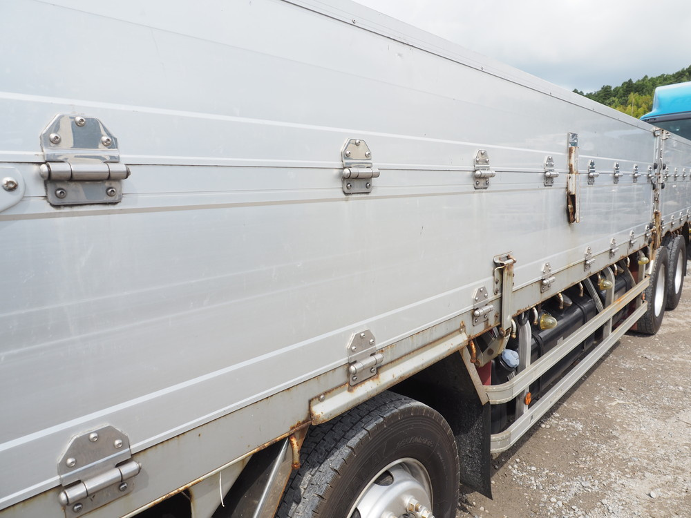 いすゞ ギガ 平ボディ 大型 LKG-CYJ77A 年式 H23[写真10]