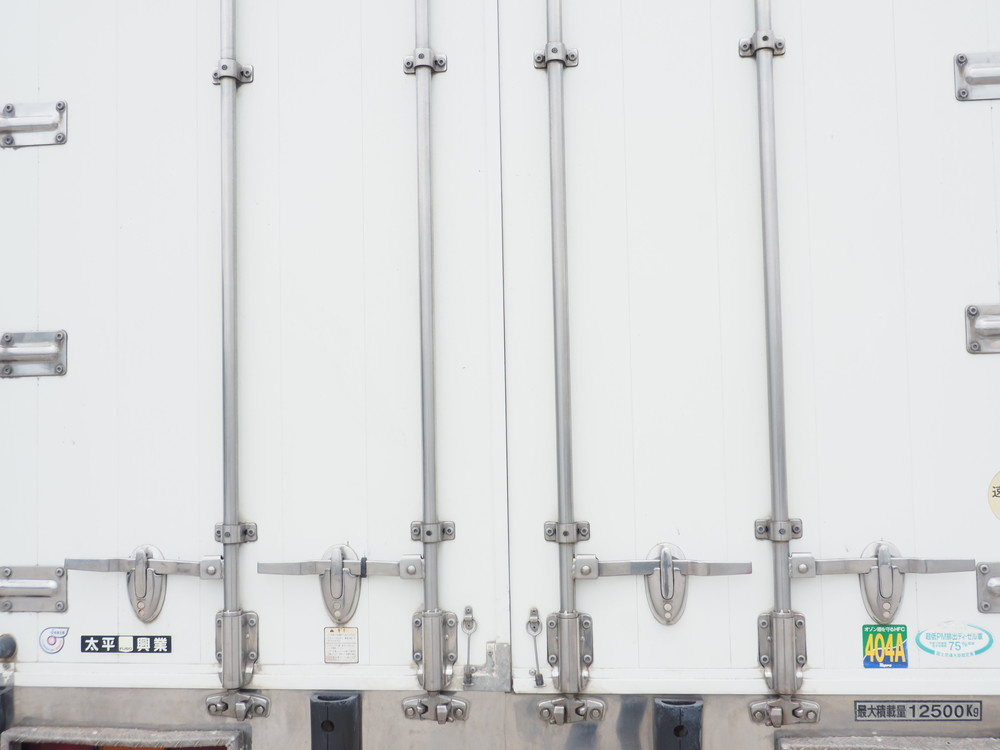 三菱ふそう スーパーグレート 冷凍ウイング 大型 PJ-FS54JVZ 年式 H17[写真11]