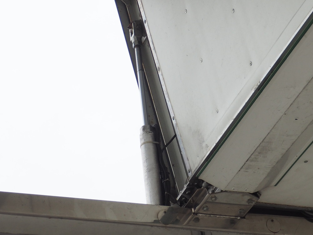 三菱ふそう スーパーグレート 冷凍ウイング 大型 PJ-FS54JVZ 年式 H17[写真25]