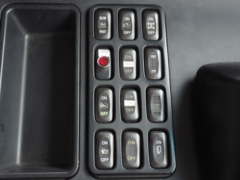 三菱ふそう スーパーグレート 冷凍ウイング 大型 PJ-FS54JVZ 年式 H17[写真48]