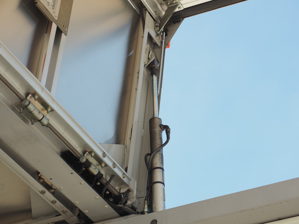 いすゞ フォワード ウイング車 中型 TKG-FRR90S2 年式 H25[写真18]