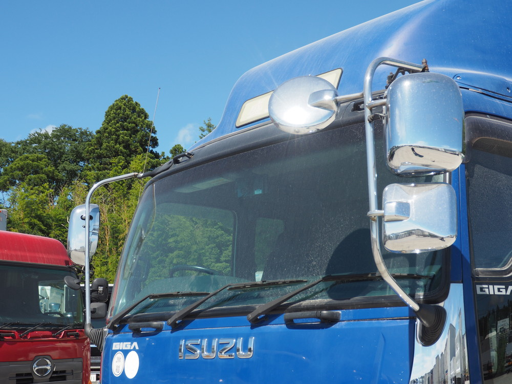 いすゞ ギガ ウイング車 大型 LKG-CYJ77A 年式 H23[写真09]