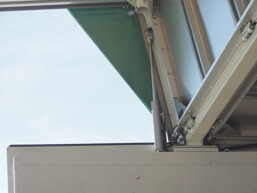 いすゞ ギガ ウイング車 大型 LKG-CYJ77A 年式 H23[写真21]