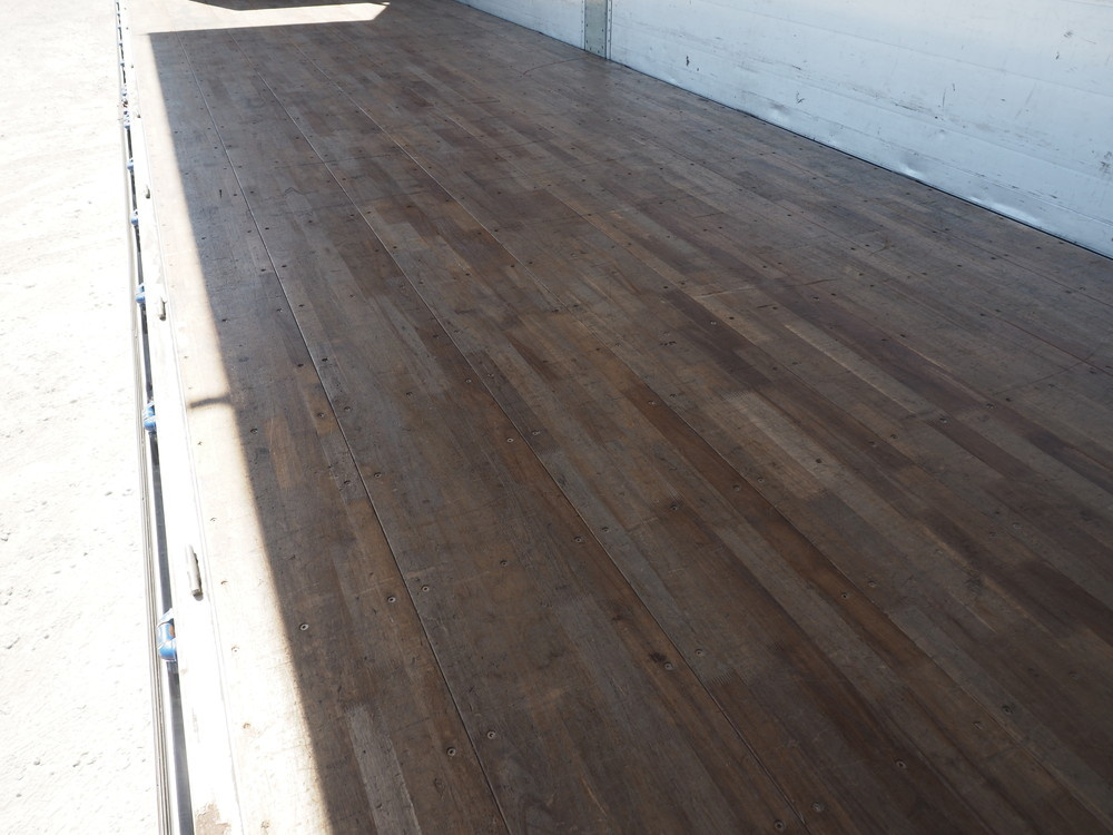 いすゞ ギガ ウイング車 大型 LKG-CYJ77A 年式 H23[写真26]