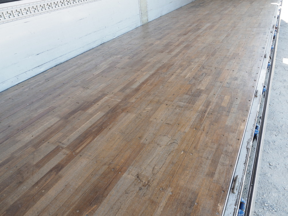 いすゞ ギガ ウイング車 大型 LKG-CYJ77A 年式 H23[写真27]