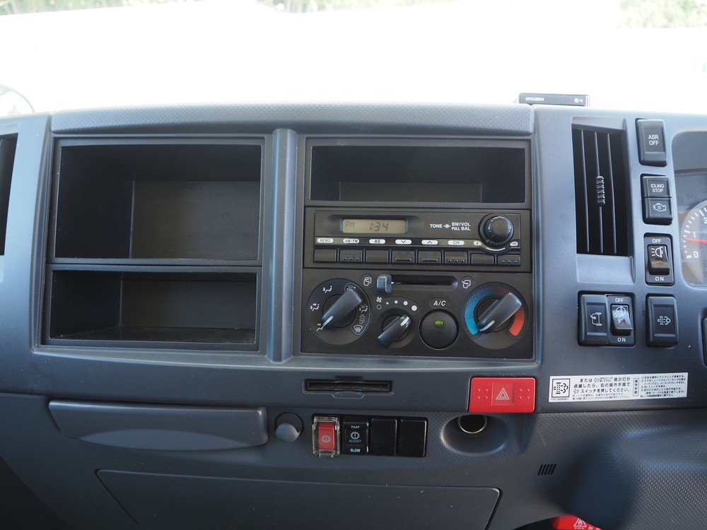 いすゞ エルフ バン車 小型 TKG-NLR85AN 年式 H25[写真24]