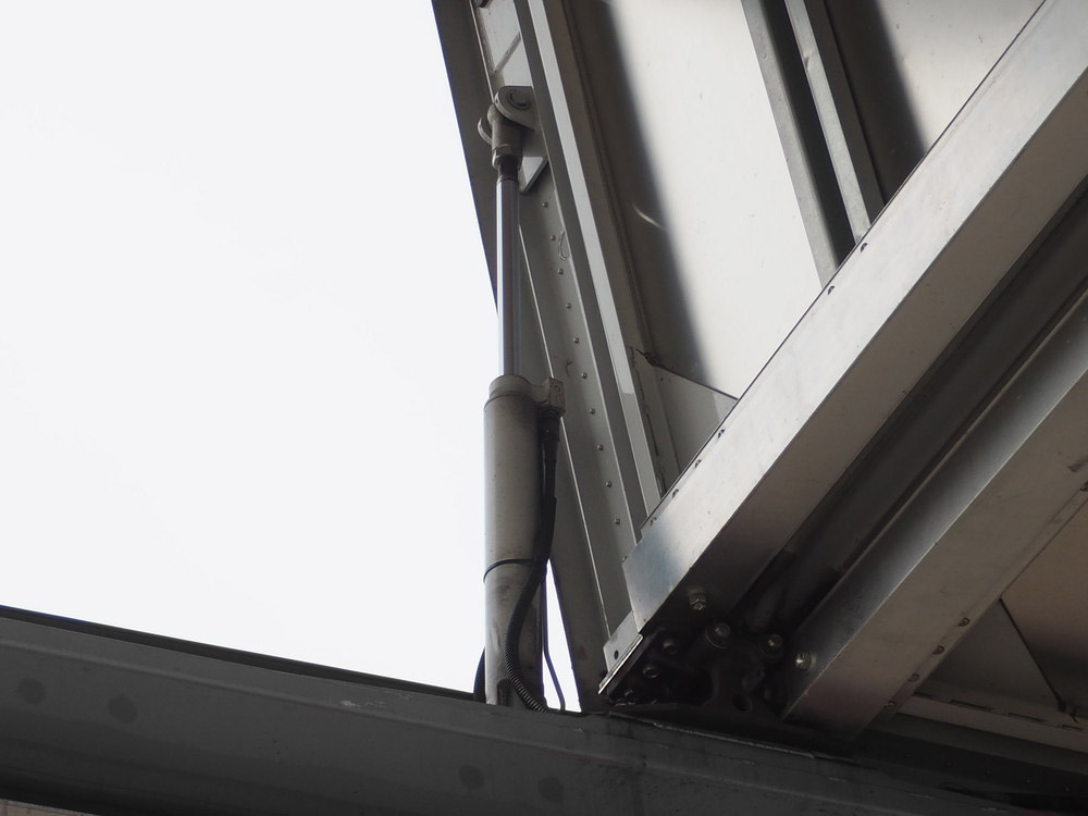 日野 グランドプロフィア ウイング車 大型 BDG-FW1EXYG 年式 H22[写真09]