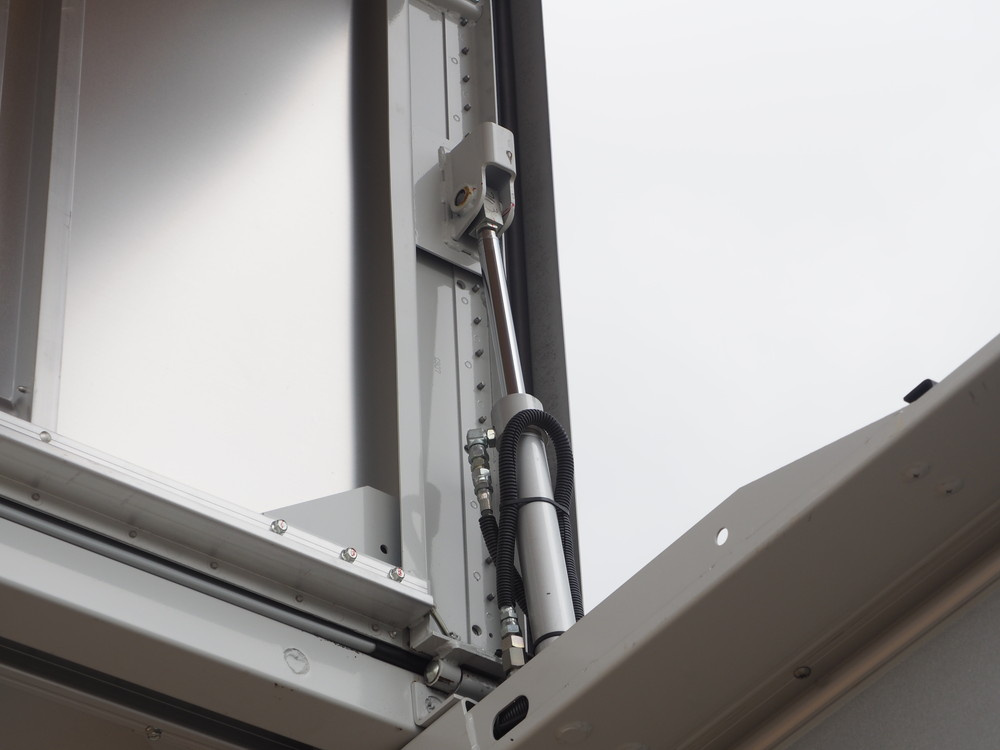 三菱ふそう ファイター ウイング車 中型 TKG-FK64F 年式 H29[写真17]