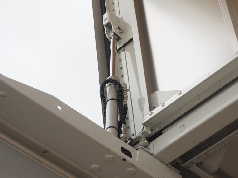 三菱ふそう ファイター ウイング車 中型 TKG-FK64F 年式 H29[写真12]