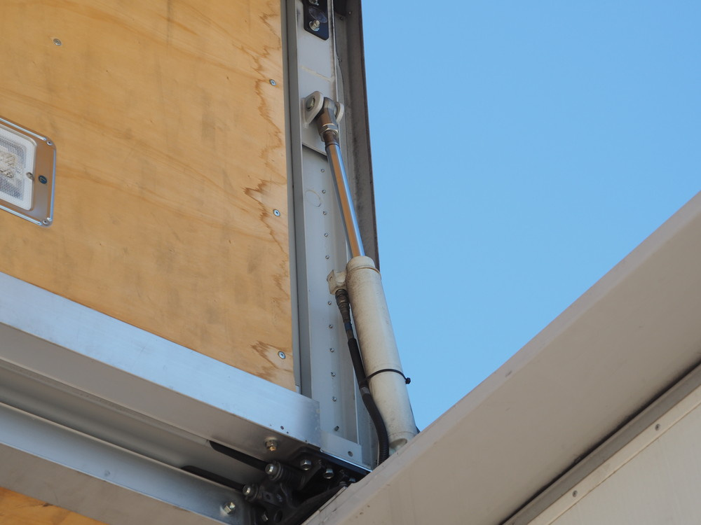 日野 グランドプロフィア ウイング車 大型 LKG-FW1EXBG 年式 H23[写真19]