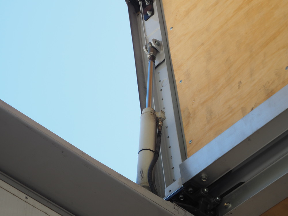 日野 グランドプロフィア ウイング車 大型 LKG-FW1EXBG 年式 H23[写真13]