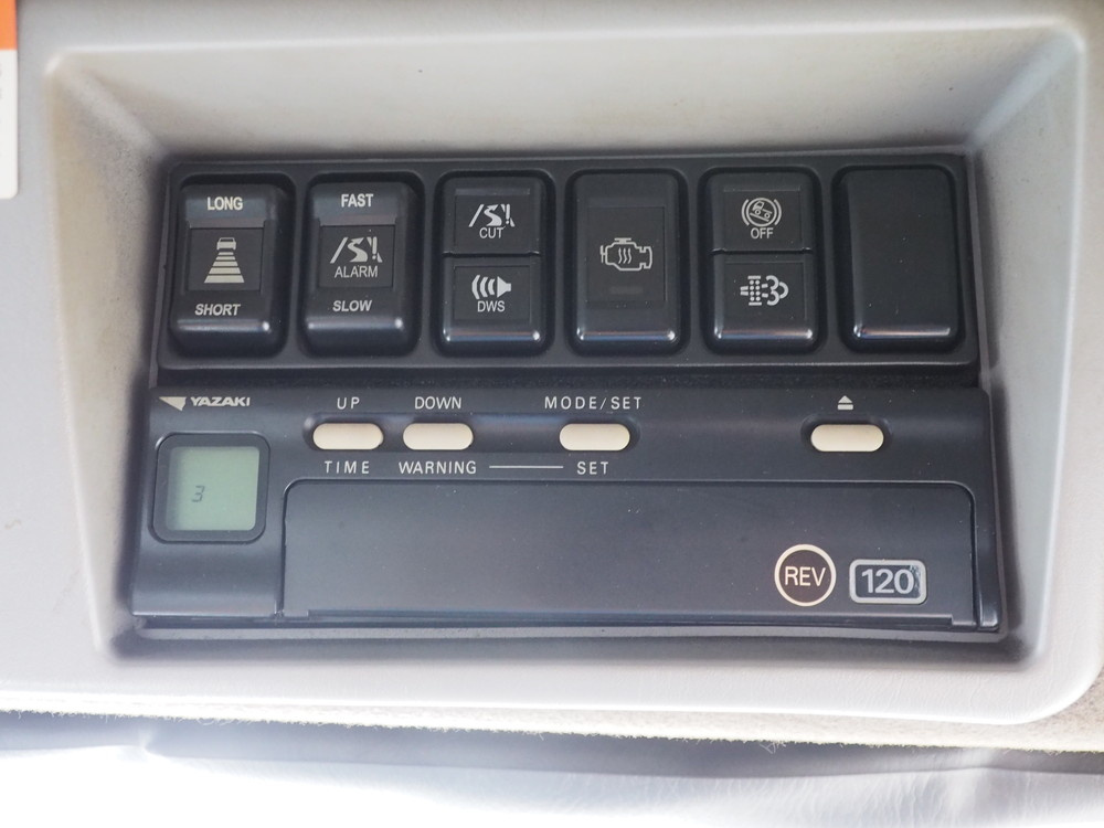 いすゞ ギガ ウイング車 大型 LKG-CYJ77A 年式 H24[写真36]