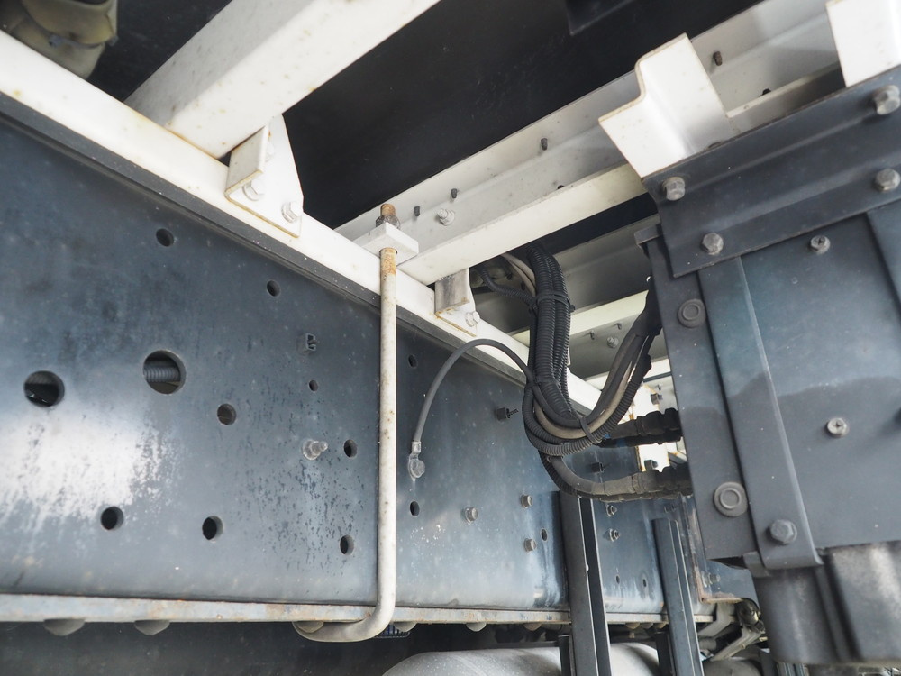 いすゞ ギガ ウイング車 大型 QKG-CYJ77B 年式 H28[写真52]