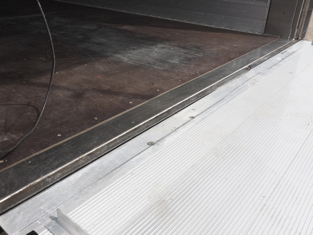 いすゞ フォワード ウイング車 中型 SKG-FRR90T2 年式 H24[写真32]