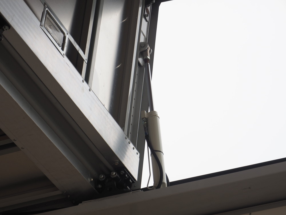 日野 グランドプロフィア ウイング車 大型 QPG-FW1EXEG 年式 H27[写真17]