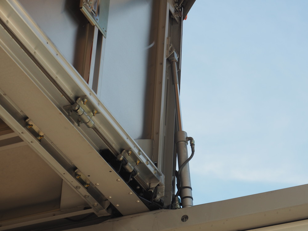 いすゞ フォワード ウイング車 中型 TKG-FRR90T2 年式 H26[写真18]