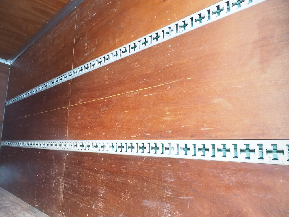 いすゞ エルフ バン車 小型 BKG-NMR85AN 年式 H22[写真20]