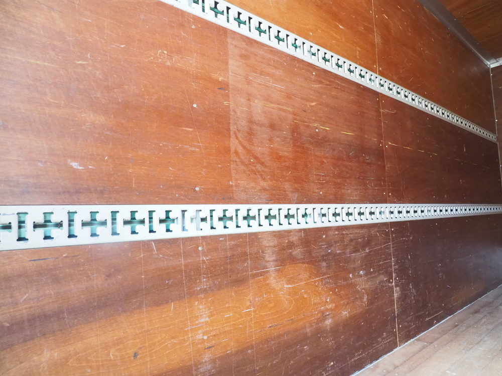 いすゞ エルフ バン車 小型 BKG-NMR85AN 年式 H22[写真19]