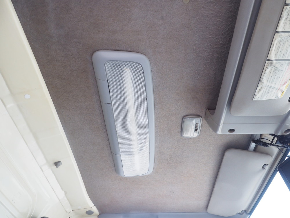 いすゞ エルフ バン車 小型 BKG-NMR85AN 年式 H22[写真33]