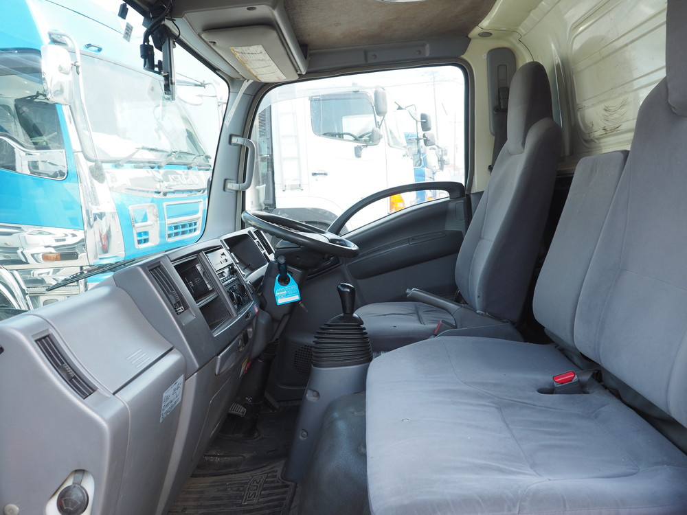 いすゞ エルフ バン車 小型 BKG-NMR85AN 年式 H22[写真34]