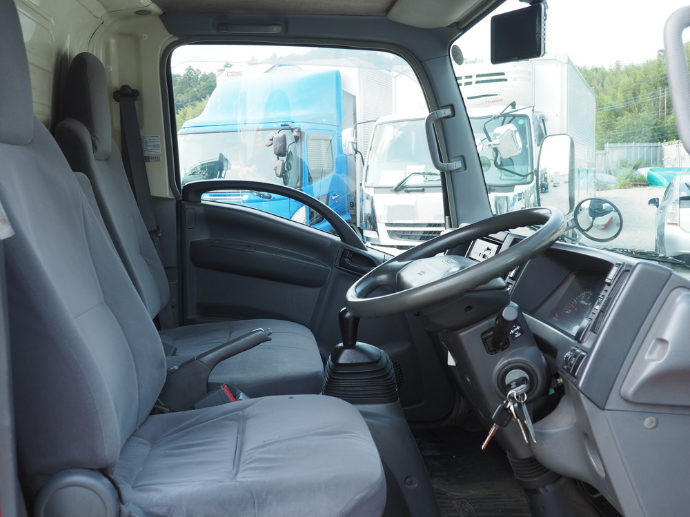 いすゞ エルフ バン車 小型 BKG-NMR85AN 年式 H22[写真25]