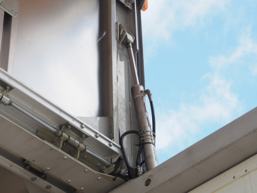 いすゞ フォワード ウイング車 中型 PKG-FRR90S2 年式 H22 [写真23]