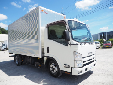いすゞ エルフ バン車 小型 TKG-NLR85AN 年式 H25 [写真04]