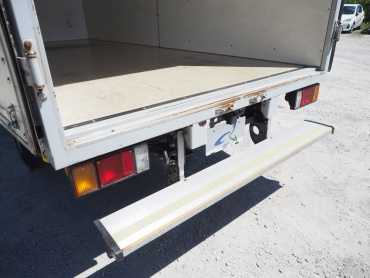 いすゞ エルフ バン車 小型 TKG-NLR85AN 年式 H25 [写真18]