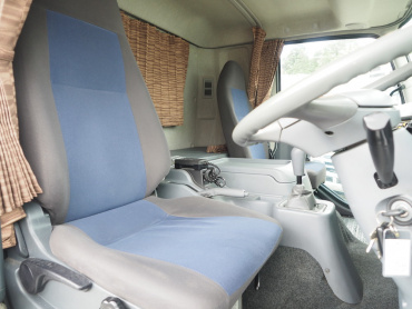 三菱ふそう ファイター ウイング車 中型 TKG-FK64F 年式 H29 [写真31]