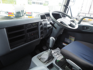 三菱ふそう ファイター ウイング車 中型 TKG-FK64F 年式 H29 [写真32]