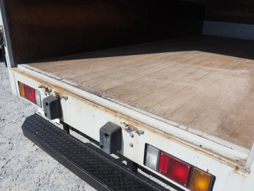 いすゞ エルフ バン車 小型 BKG-NMR85AN 年式 H22 [写真22]