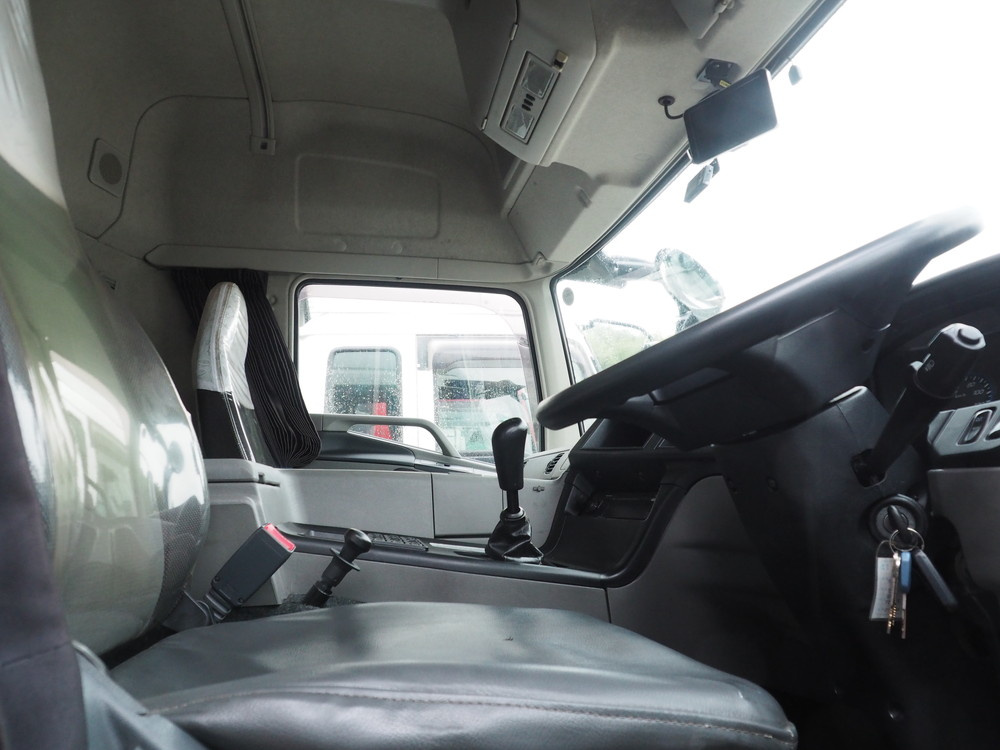 三菱ふそう スーパーグレート ウイング車 大型 QPG-FS64VZ 年式 H27[写真16]